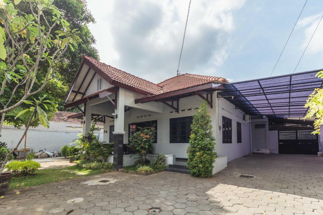 Ndalem Sarengat Apartment Yogyakarta Exterior photo
